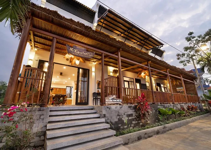 The Boathouse Riverside Homestay