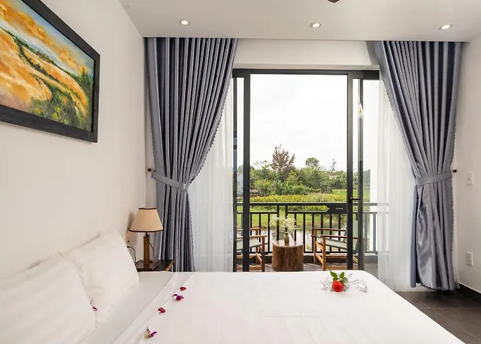 The Boathouse Riverside Homestay